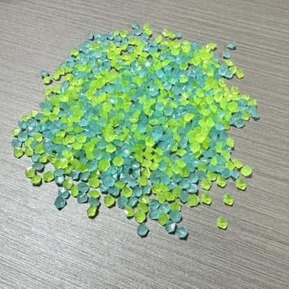Top view of 1000pcs resin glow in dark decor
