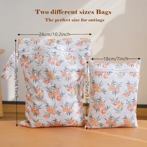 Opgroeie reusable wet bag with zipper and handle detail