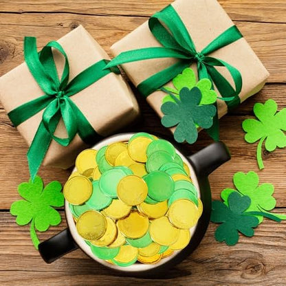 MARFOREVER plastic lucky coins arranged neatly to display the Happy St Patricks Day text engraving.