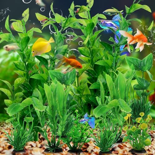 QUOZUO fish tank accessories highlighting the soft leaf texture that prevents fish scratching.