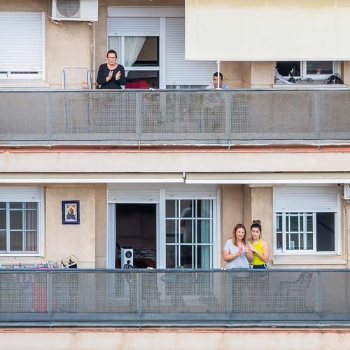Hosuly no drilling banister safety guard protecting a modern apartment balcony
