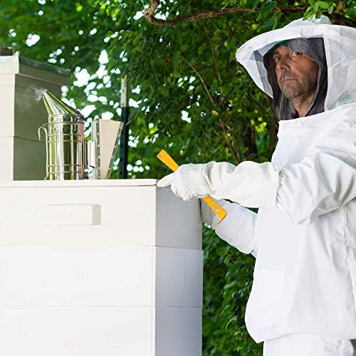 Close up of protective mesh veil on Vivo beekeeping smock