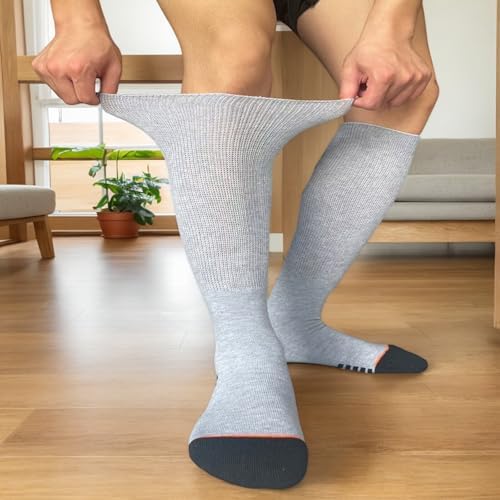 Close up of the seamless toe and mesh fabric on Ioryzek socks