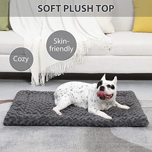 Close up view of the 300gsm deluxe rose velvet texture on the pet sleeping mattress.