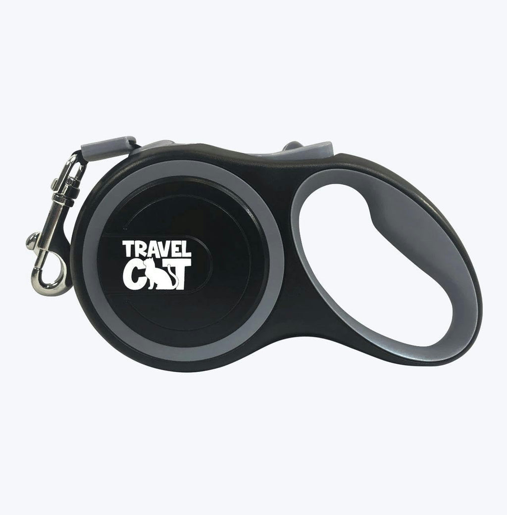 Ergonomic rubberized anti-slip handle grip of the Travel Cat retractable leash.