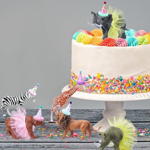 Display of 27 piece animal birthday party decoration kit
