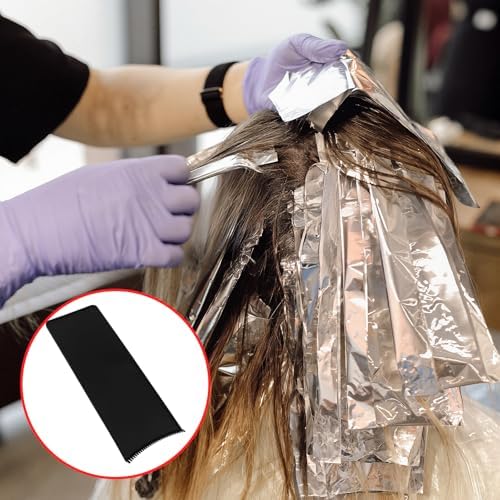 Ergonomic hair tinting plate for salon use