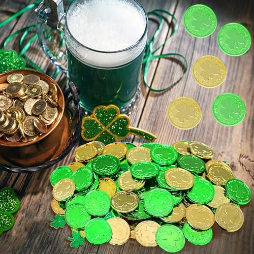 Giaueoa plastic coins being used as festive table sprinkles for an authentic Irish theme event setup.