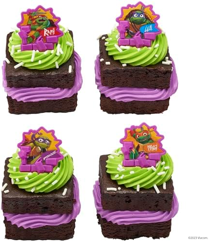 Detailed view of Donatello and Michelangelo cupcake toppers