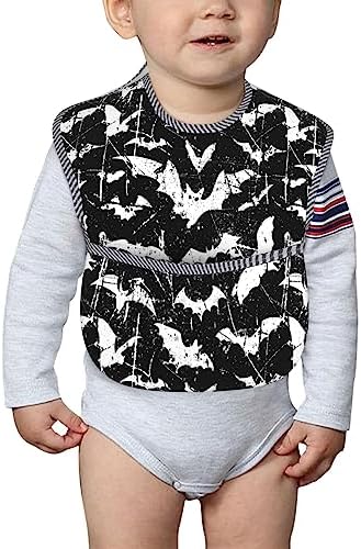 Adjustable hook and loop closure on Qwalnely baby bibs