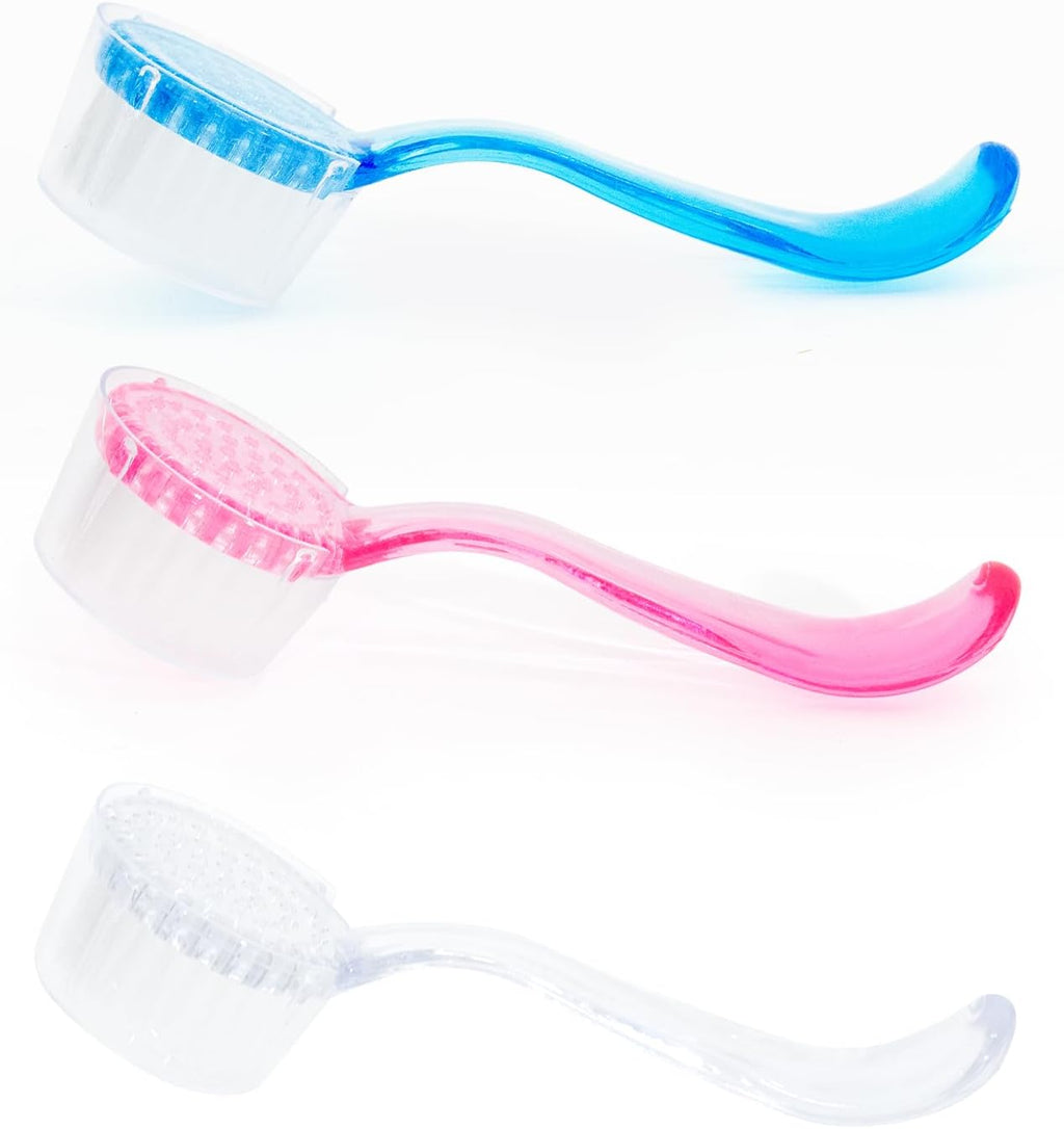 Yulaexie small animal bath comb demonstrating flexible bristles for quill cleaning