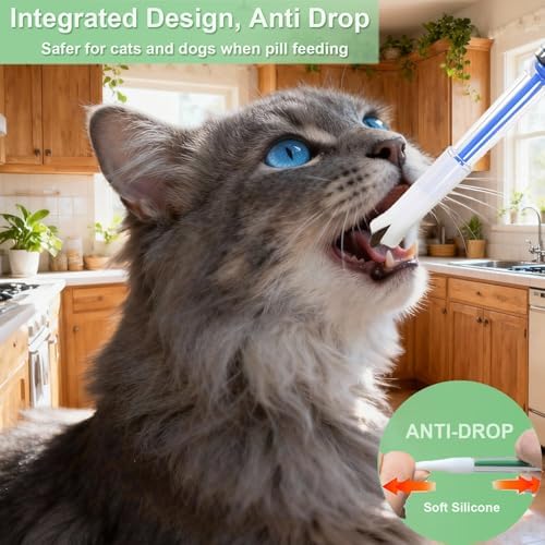 Close up view of the integrated soft silicone tip on the pet medication pusher