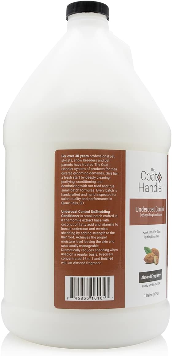 Professional dog deshedding conditioner almond scent side packaging details.