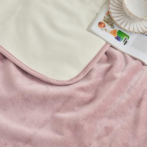 Neat and firm double stitched edges of the Yaning durable pet cover.