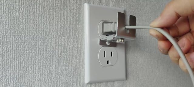 Packaged Ilivable adjustable metal security lock for power plugs