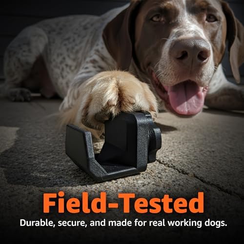 Rattle free dog kennel gear hook holding a water bucket outside the crate