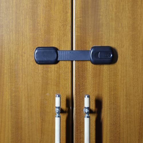 Close up of Bates Choice baby proofing strap lock
