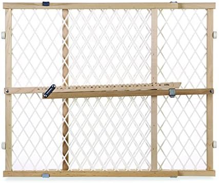 Rigid diamond mesh panel detailing on the Toddleroo by North States safety gate
