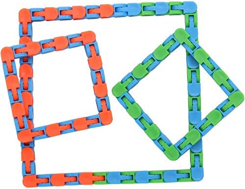 Close up of wacky tracks interlocking plastic link mechanism