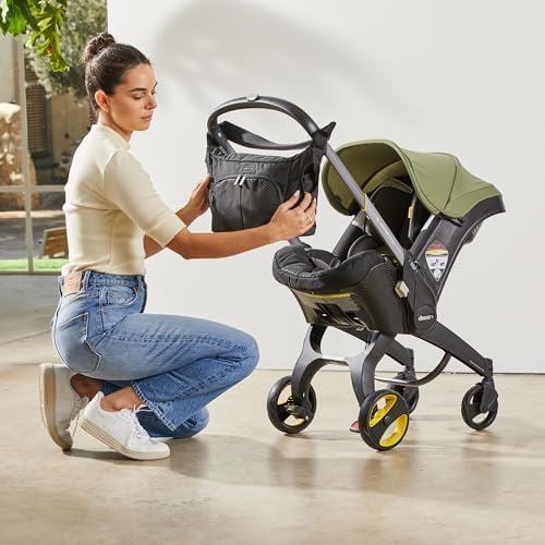 Doona Essentials Bag Nitro Black side compartments