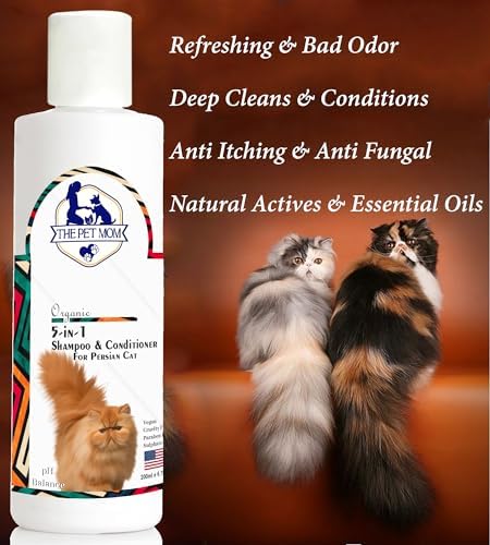 Gentle anti itching feline shampoo and conditioner lathering texture preview