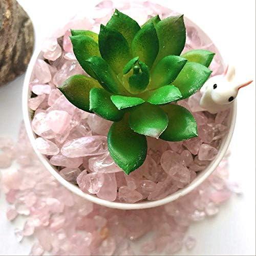 Top down view of Wayber quartz gravel in a decorative bowl