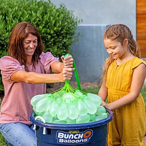 Packaging illustration demonstrating how the patented instant filling water balloon adapter functions seamlessly.
