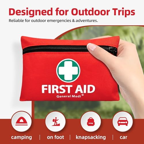 General Medi emergency foil blanket and scissors detail view