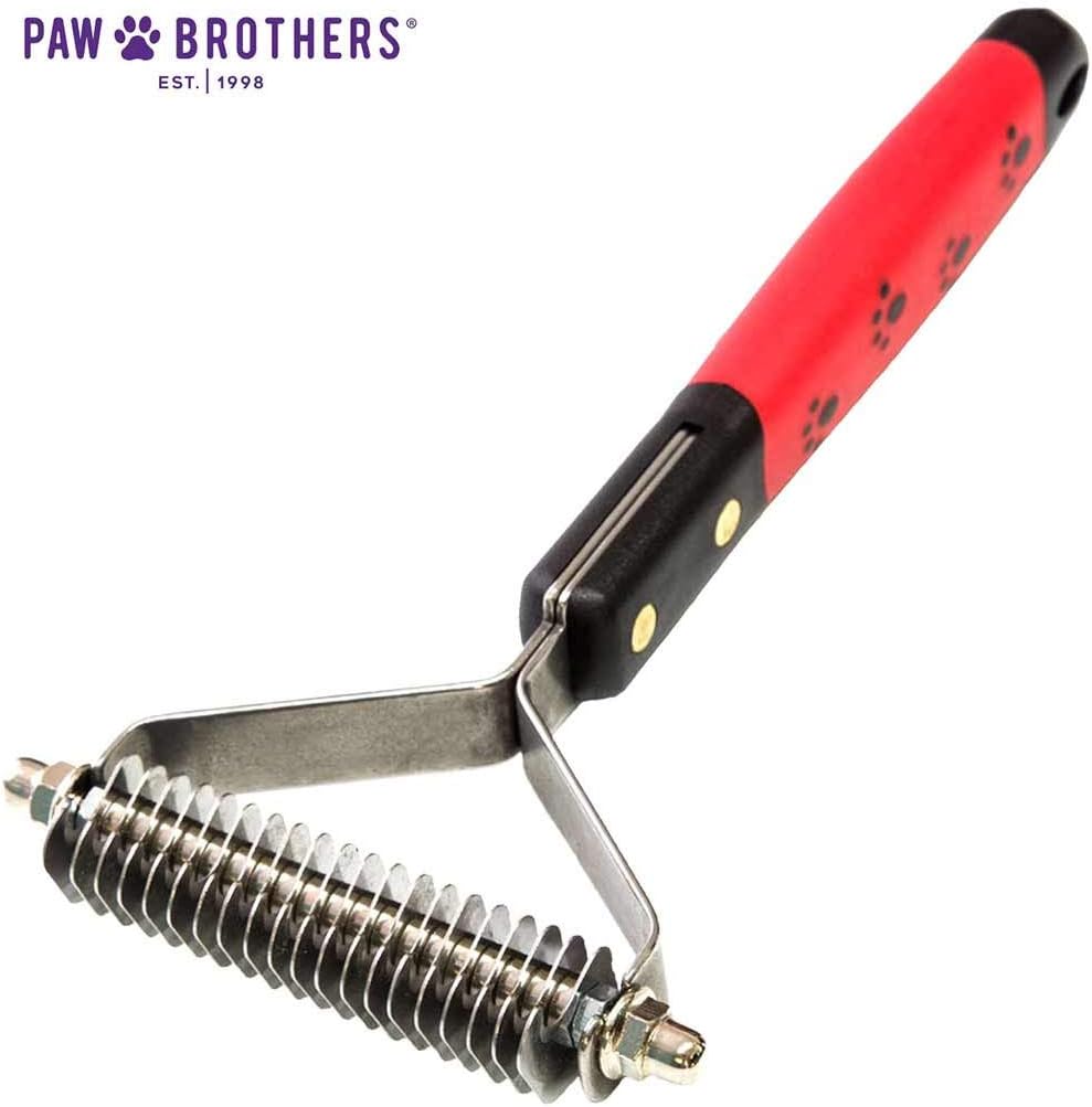 Close up of stainless steel rounded teeth on Paw Brothers grooming rake