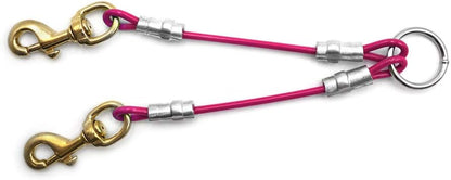 Outdoor Dog Supply durable blue plastic-coated steel cable dog coupler for active pets.