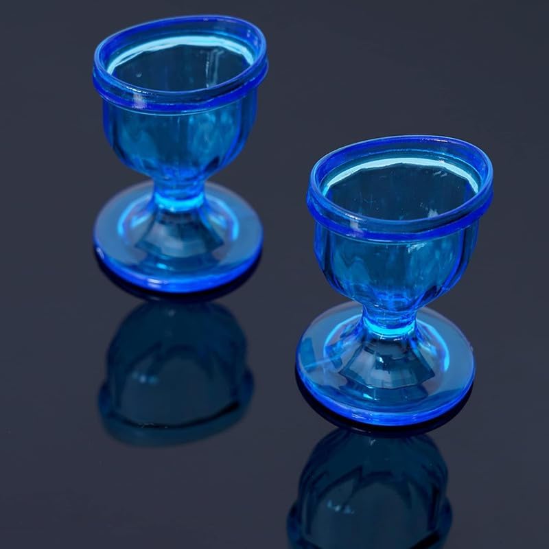Ergonomic eye wash tool with smooth edges for comfortable rinsing.