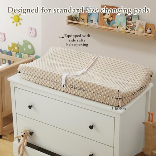 Homiest diaper changing pad cover displaying the deep pocket design and elastic edges