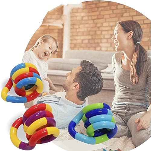 Assorted shapes created with Xesakesi fidget toy set