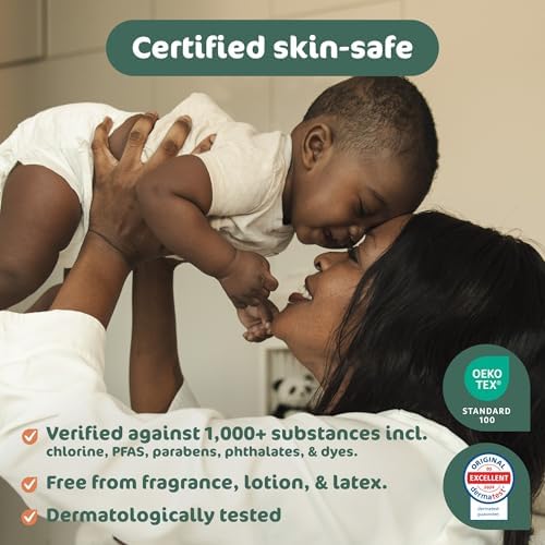 Close up view of the chlorine-free absorbent core on Naty FreeMovers sensitive skin nappies.