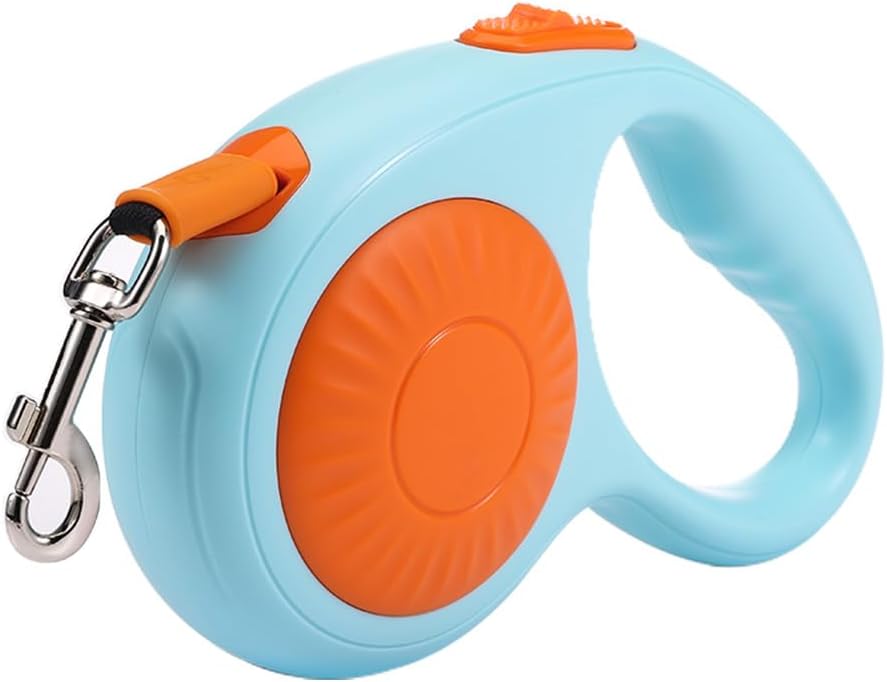 Retractable leash locking mechanism in action