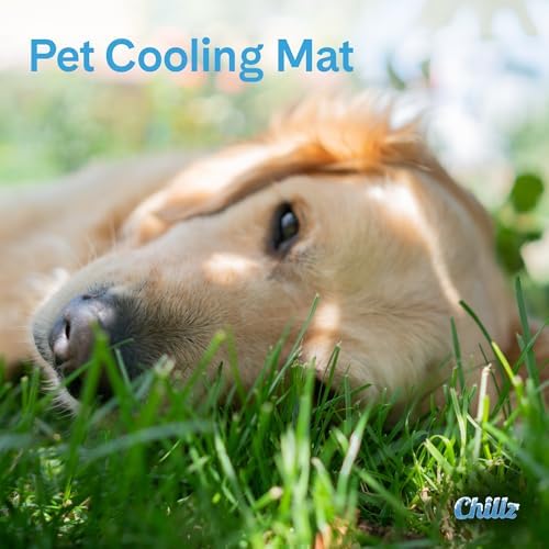 The Green Pet Shop Chillz Gel Mat Large showing close up of the durable puncture resistant material texture.