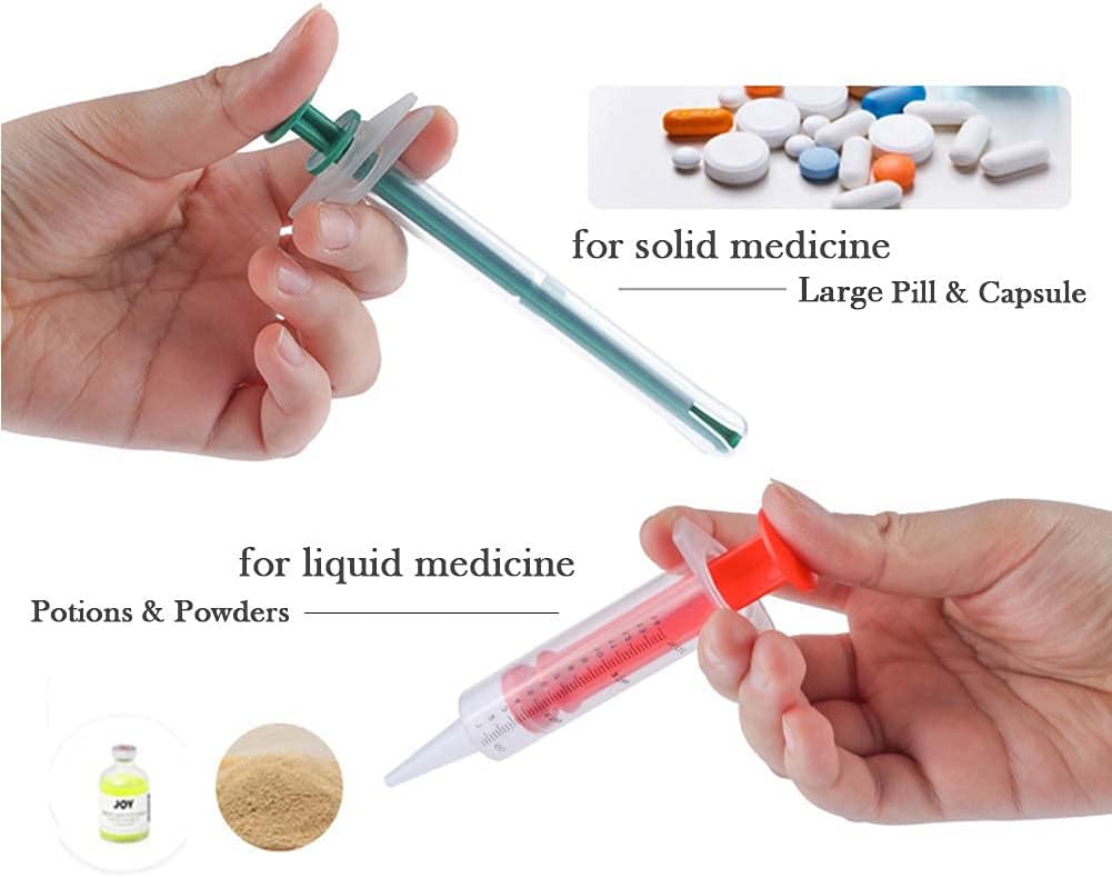 Qiyadin cat pill shooter syringe with soft rubber tip close up view.