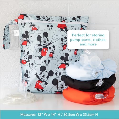 Close up of zipper closure on Bumkins Disney bag