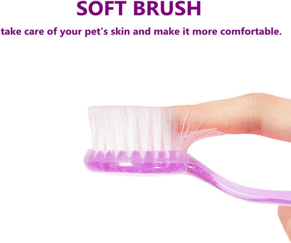 Water rinsing demonstration of the washable KUNBIUH hamster bath brush.