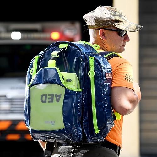 Close up of the QuickLook AED window on the Statpacks G3+ red medic bag.