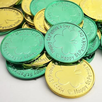 Detailed shot showing the 1.35 inch diameter measurement of the UOUYOO plastic novelty coins.
