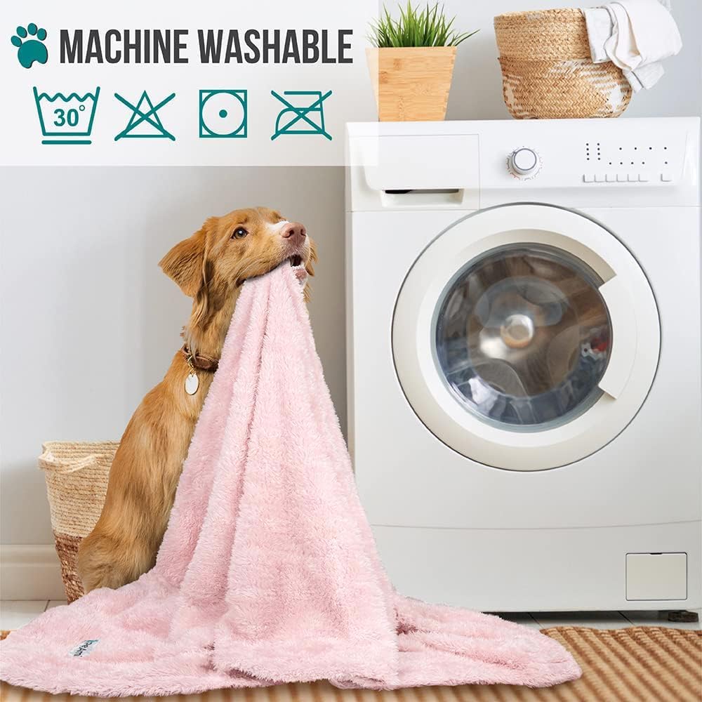 PetAmi 280 GSM microfiber pet throw folded neatly with brand label