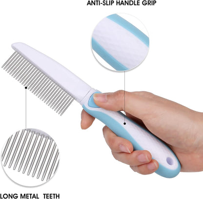 Pet owner using ergonomic Ordermore comb on long haired cat