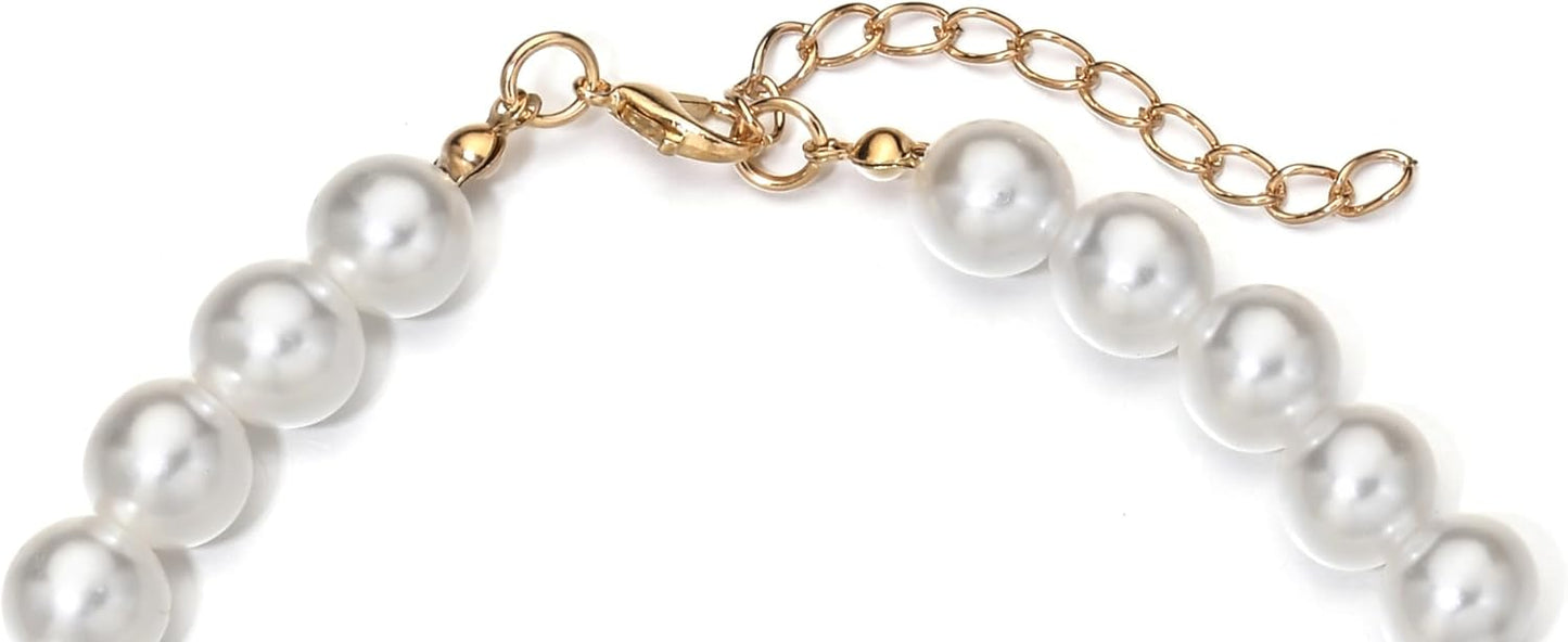 Fashionable faux pearl and rhinestone necklace for kittens