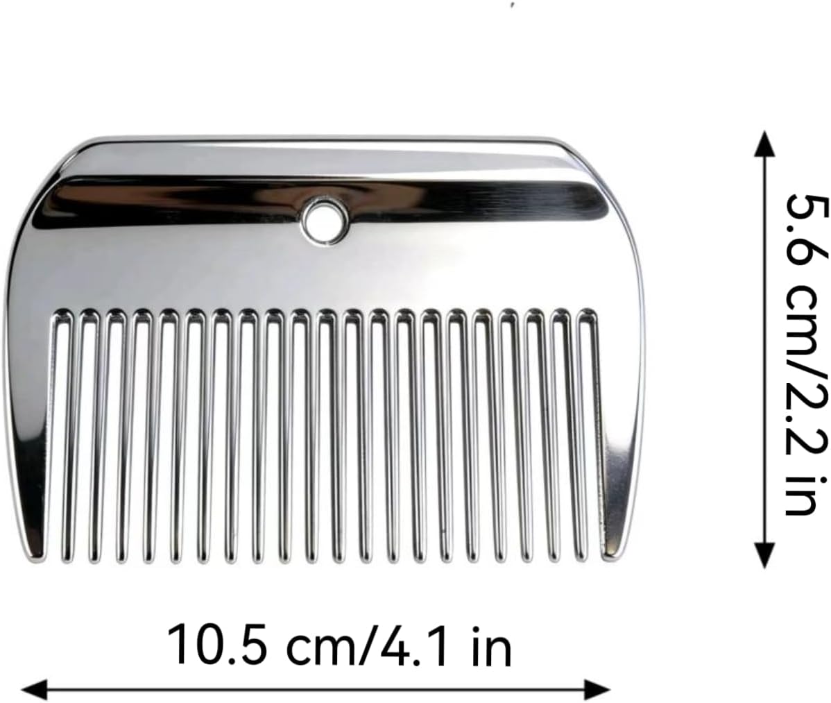 Ergonomic handle of Zswinatw horse comb held in hand