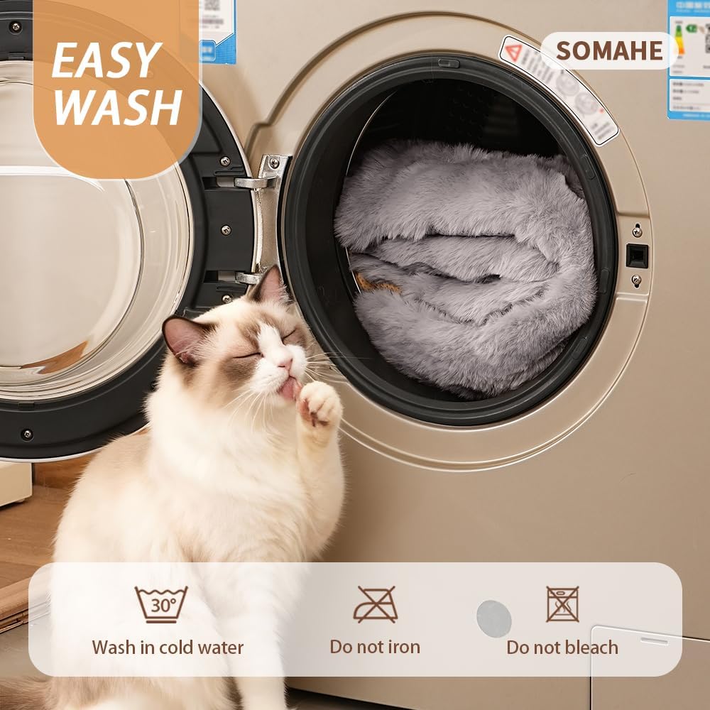 Size perspective of SOMAHE cat bed for small pets