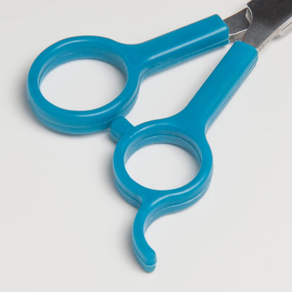 Ergonomic non-slip handle and finger rest on Diane grooming scissors