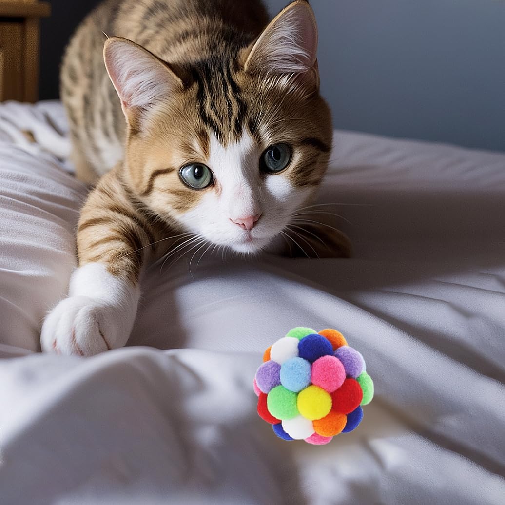 Noiseless lightweight teething balls for kittens bouncing on floor