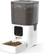 Anti clogging automatic food dispenser for two cats showing food splitter mechanism.