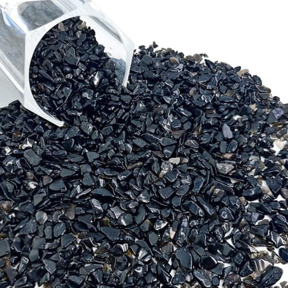 Close up of 5-7mm polished black crystal chips